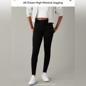 AE American Eagle Dream High-Waisted Jegging - NWT Black - size 10 regular